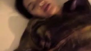 Perempuan pakai kurung tutek becar isap