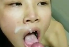 Awek melayu kena pancut kat muka