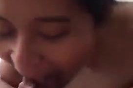 Perempuan murahan melayu yang suka menghisap batang