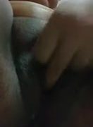 Gadis melayu gemuk bermain dengan farajnya