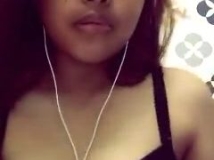 Melayu awek main tetek masa live