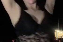 Gadis melayu manis low-cut hot webcam dance