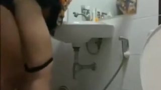 Wanita matang disetubuhi oleh lelaki mekanik