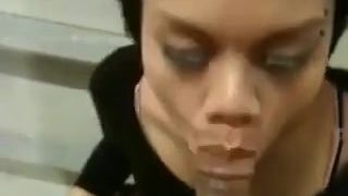 Aku meniduri mulut bangsat melayu itu dengan menyentuh bibir cantiknya