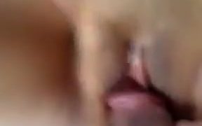 Menyiram faraj perempuan melayu ketat