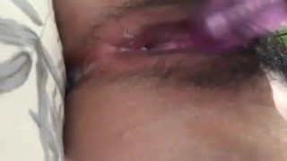 Gadis malaysia miang melancap dengan dildo