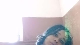 Asian hot woman fingers her juicy pussy