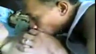 Suami miangnya mahu menidurinya setiap hari