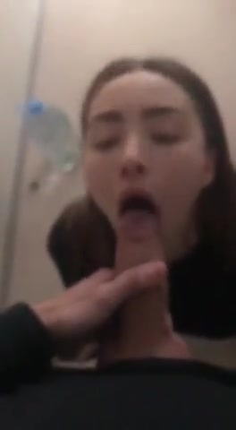 Awek 18 tahun termuda first time blowjob