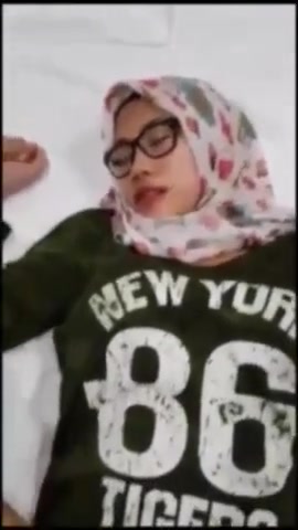 Gadis melayu hijab fucking hot pussy