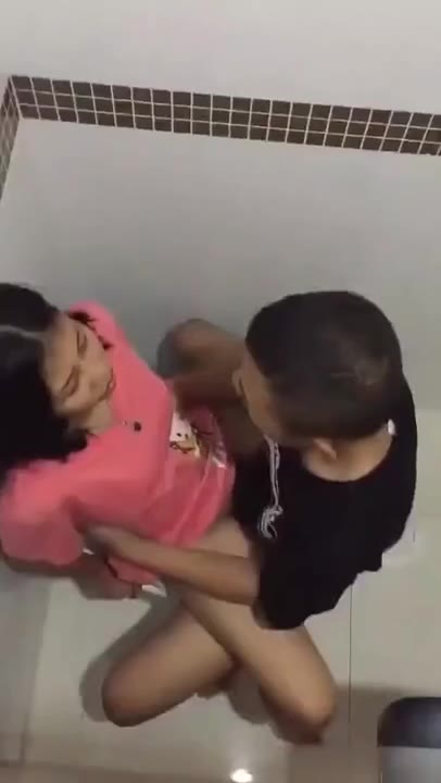 Muslim slut video lucah tersembunyi di dalam tandas